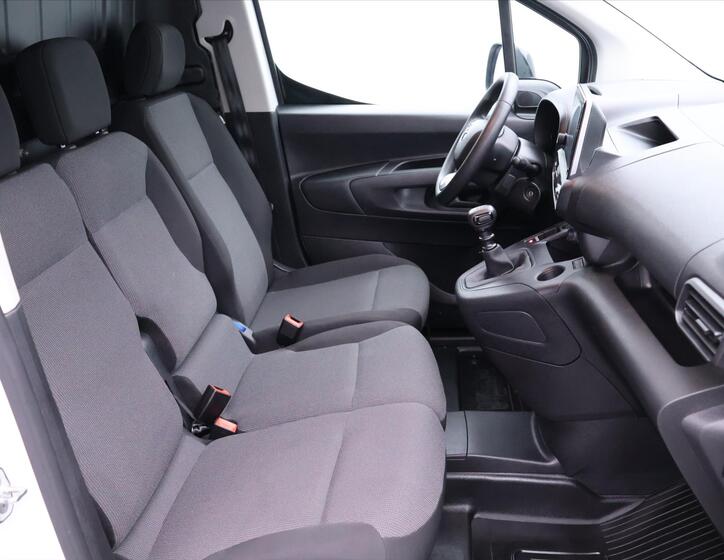 Toyota ProAce 13