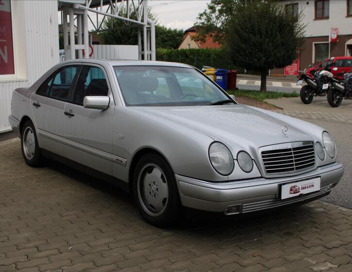 Mercedes-Benz Třídy E 2
