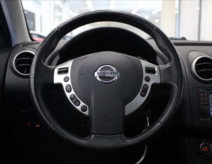 Nissan Qashqai 10