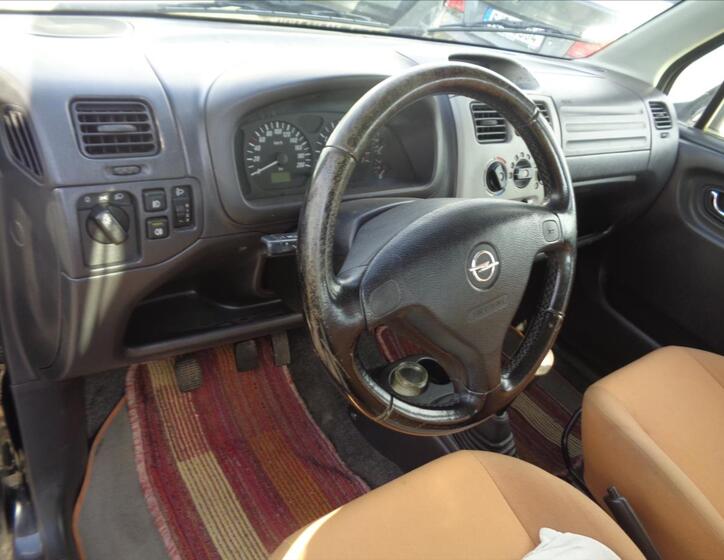 Opel Agila 11