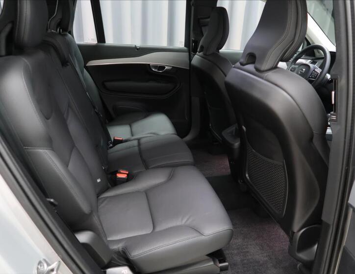 Volvo XC90 10