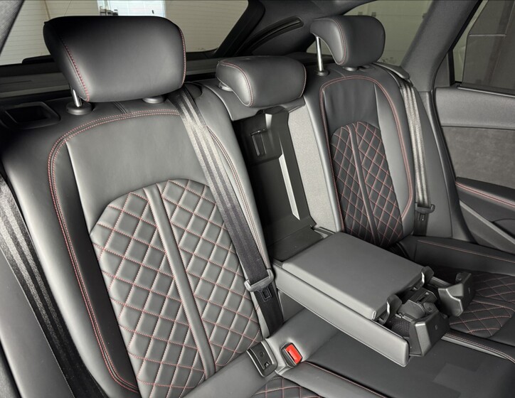 Audi A4 16