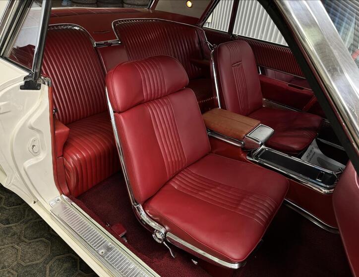 Ford Thunderbird 42