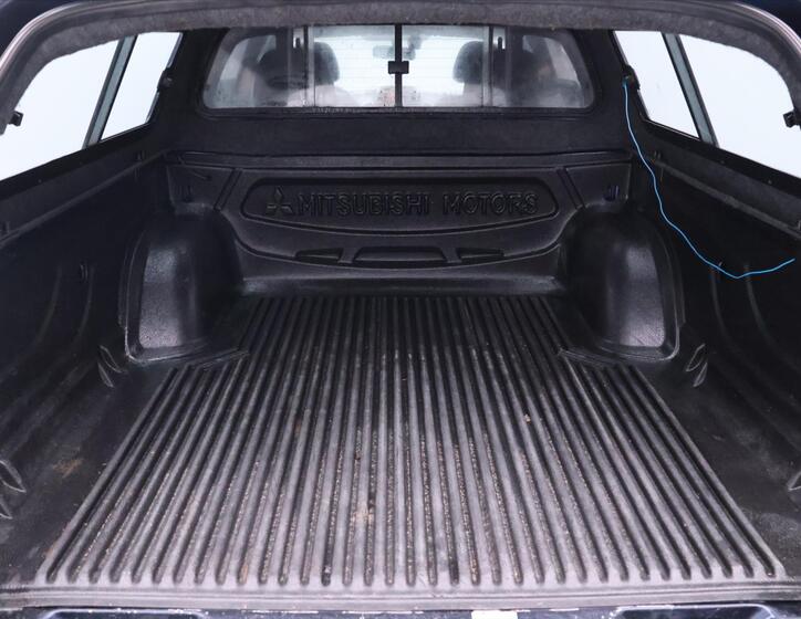 Mitsubishi L200 10