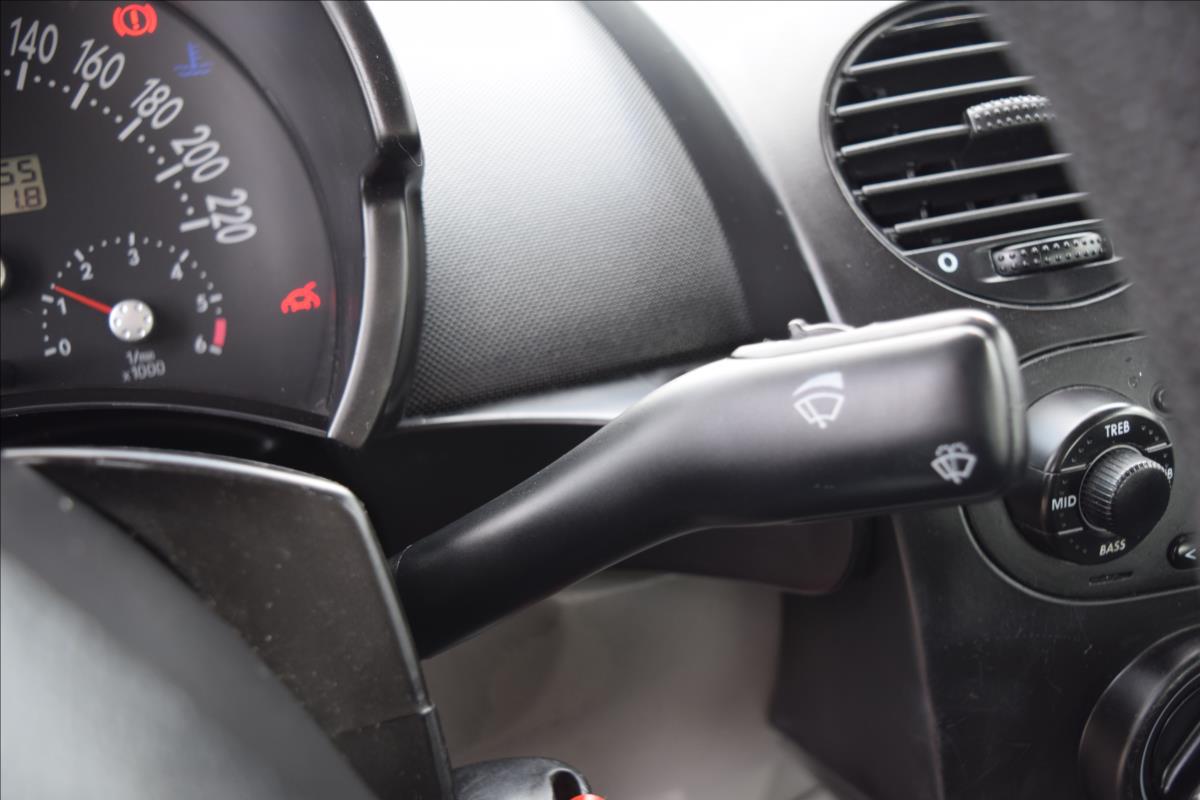 Volkswagen New Beetle