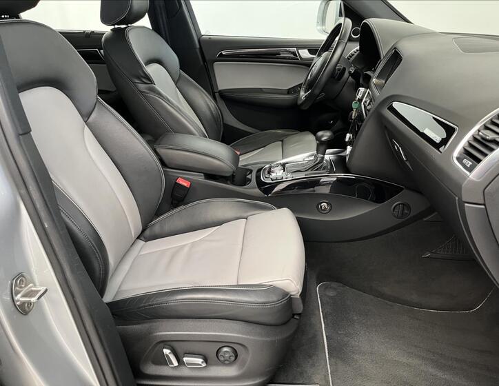 Audi Q5 25