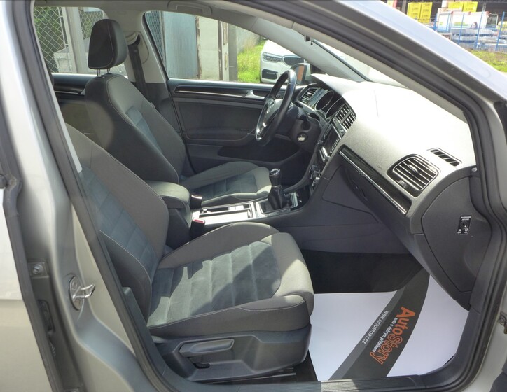 Volkswagen Golf 31