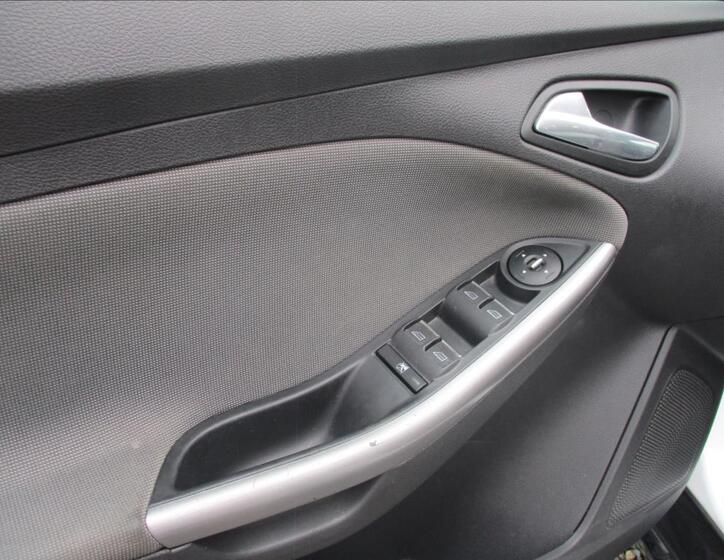 Ford Focus 13