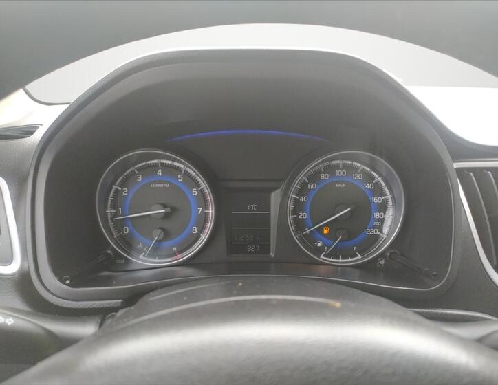 Suzuki Baleno 12