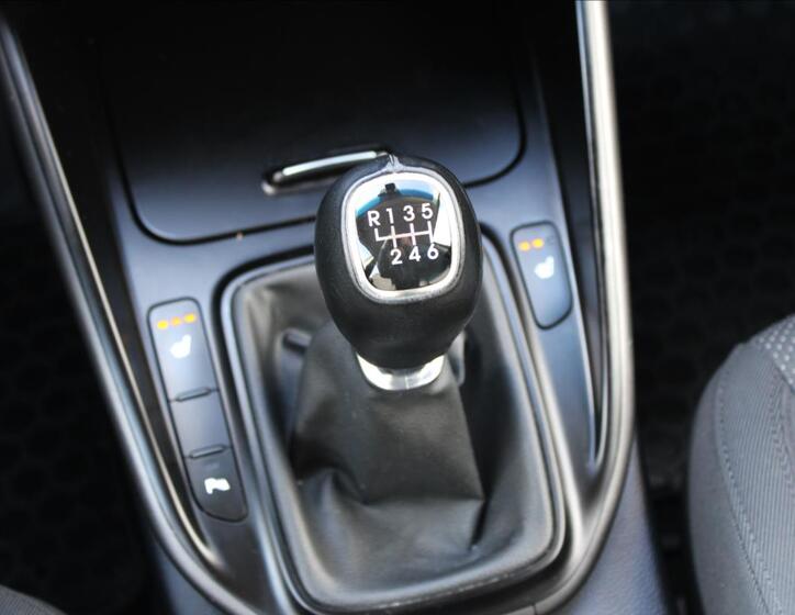 KIA Carens 16