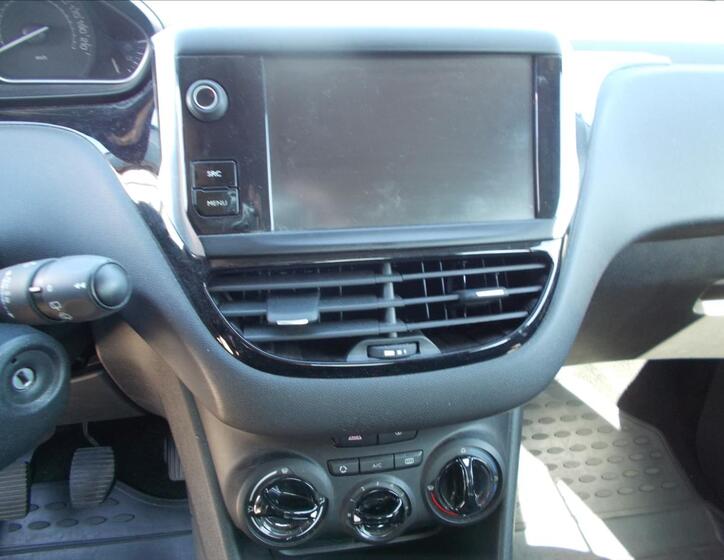 Peugeot 208 22