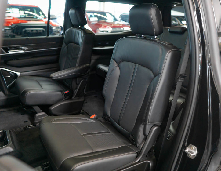 Jeep Wagoneer 43