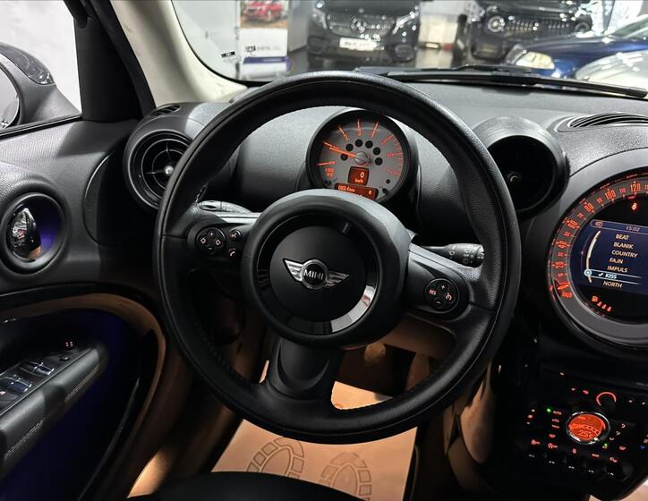 Mini Countryman 18
