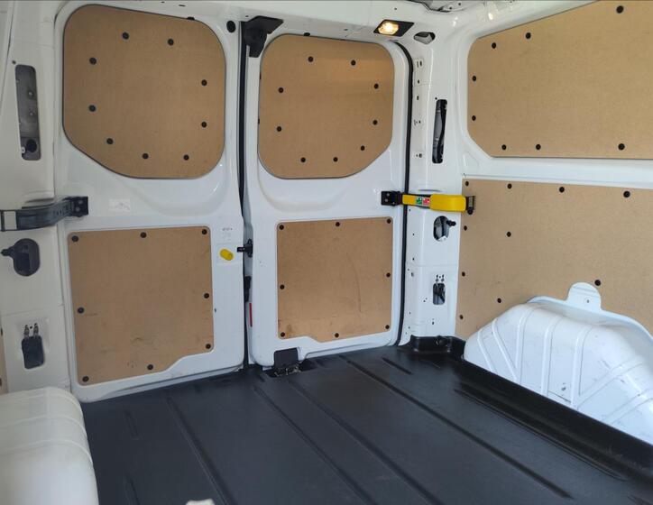 Ford Transit Custom 13