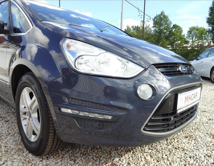 Ford S-MAX 11