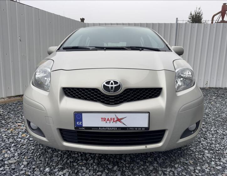 Toyota Yaris 2