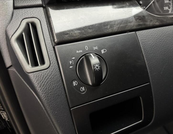Mercedes-Benz Viano 8