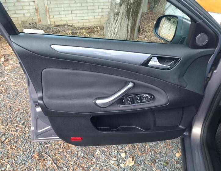 Ford Mondeo 18