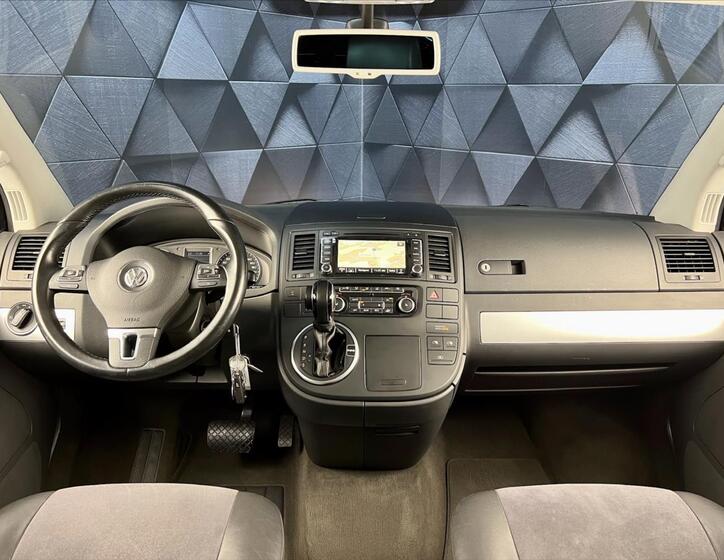 Volkswagen Multivan 10