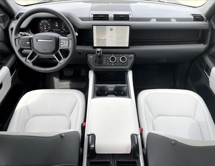 Land Rover Defender 14