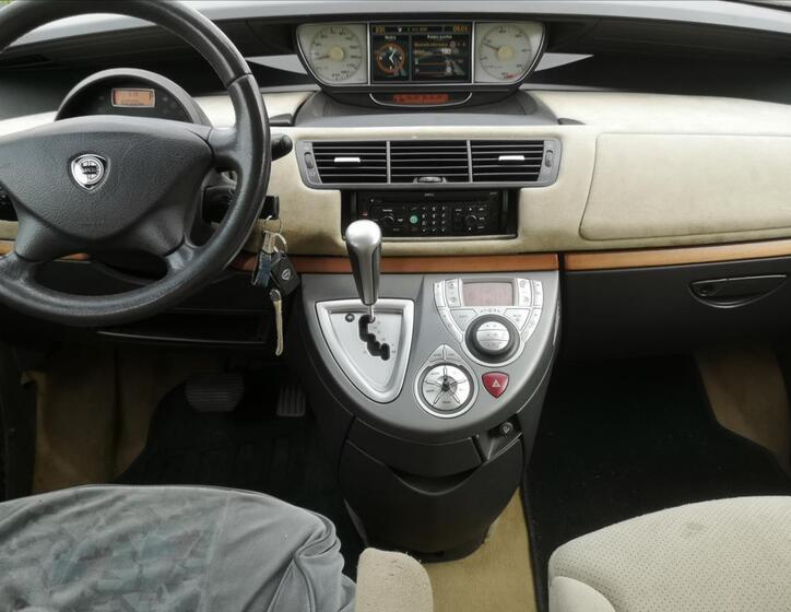 Lancia Phedra 3