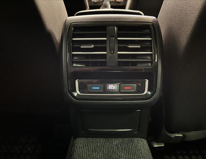 Volkswagen Passat 25