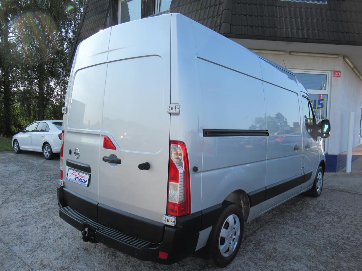 Nissan NV400