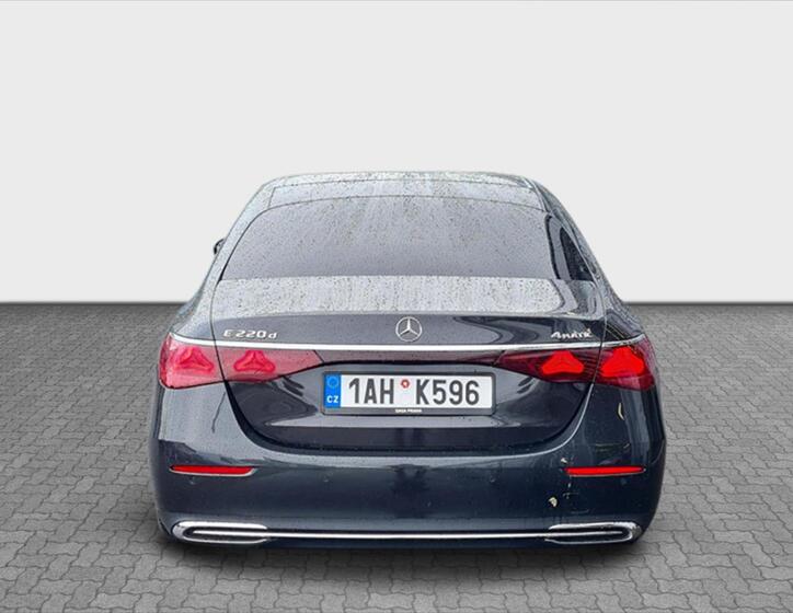 Mercedes-Benz Třídy E 4