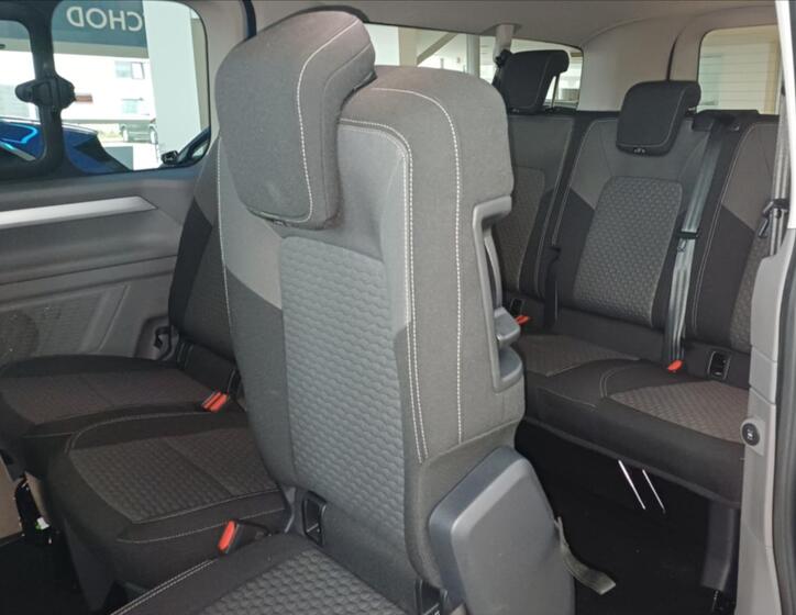 Volkswagen Caravelle 10
