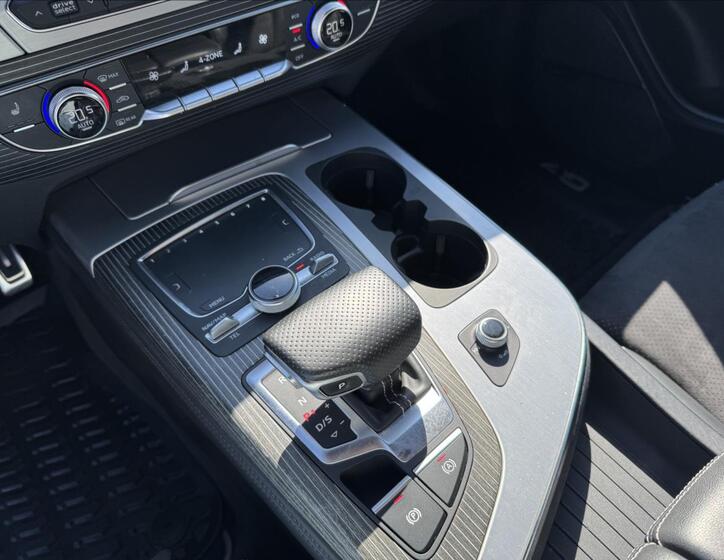 Audi Q7 22