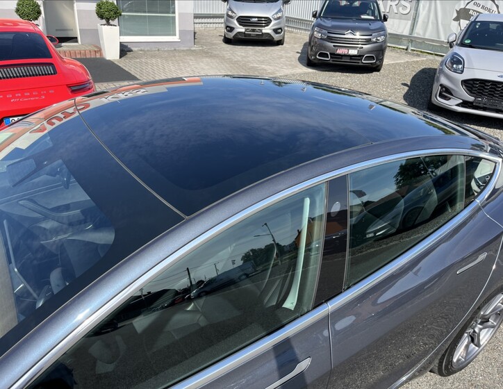 Tesla Model 3 34