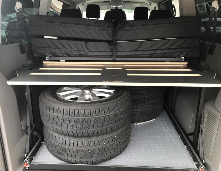 Volkswagen Caravelle 9