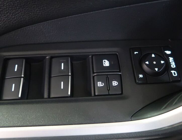 Toyota RAV4 25