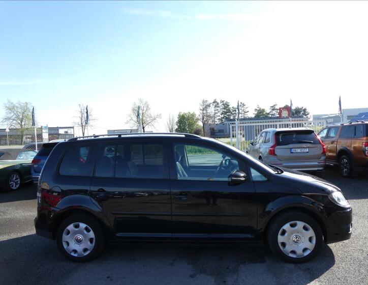 Volkswagen Touran 8