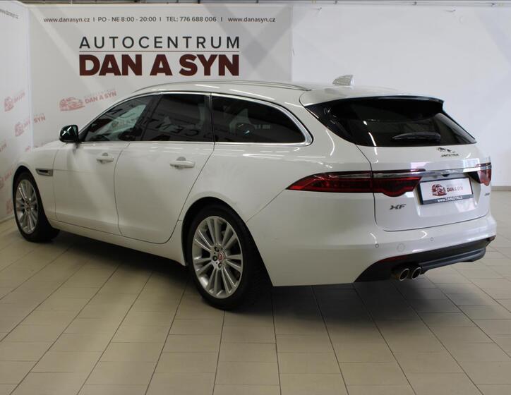 Jaguar XF 6