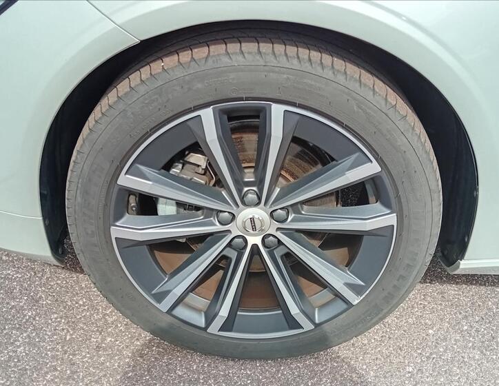Volvo V90 26