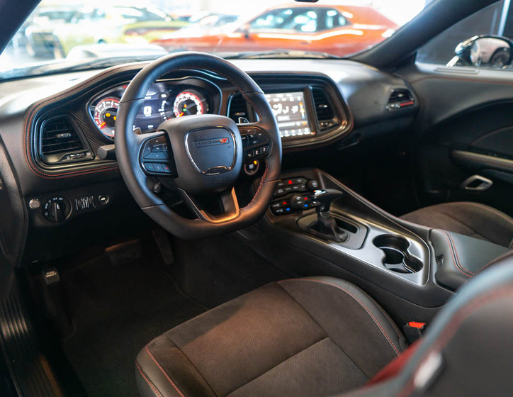 Dodge Challenger 12