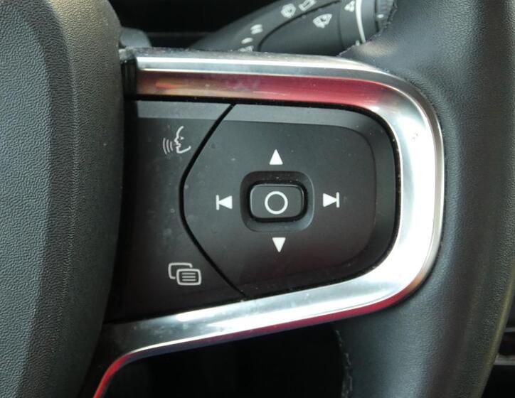 Volvo XC40 12