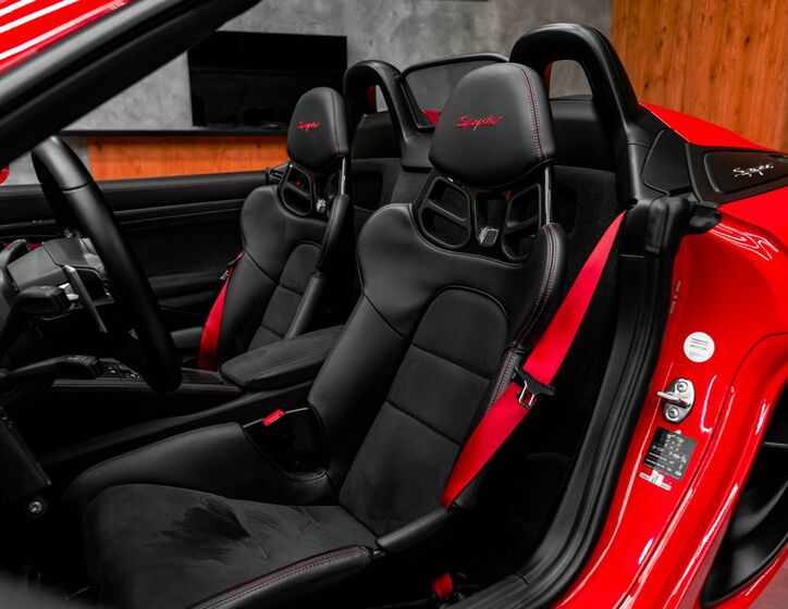 Porsche 718 12