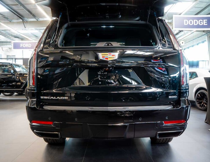 Cadillac Escalade 5