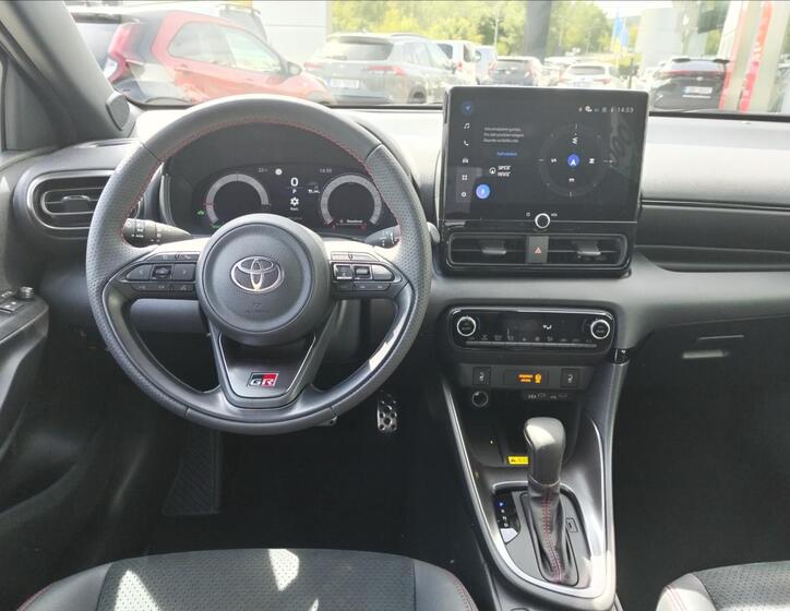 Toyota Yaris 5