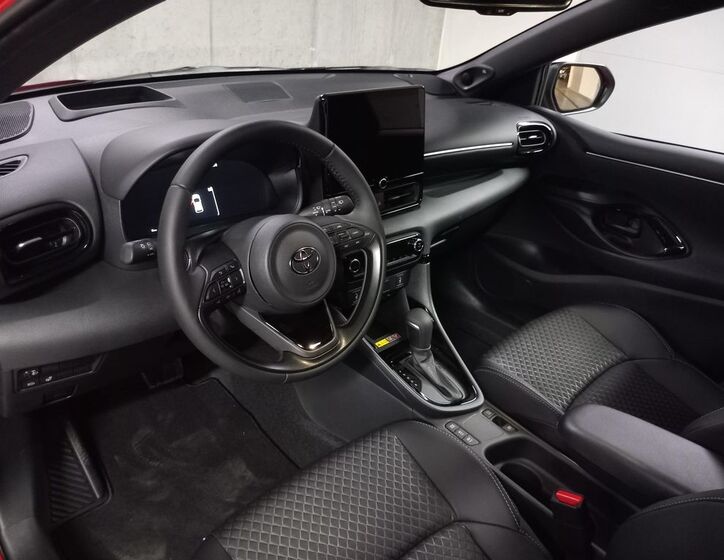 Toyota Yaris 8