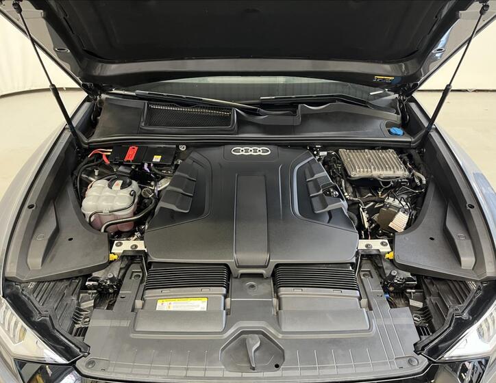 Audi Q8 35