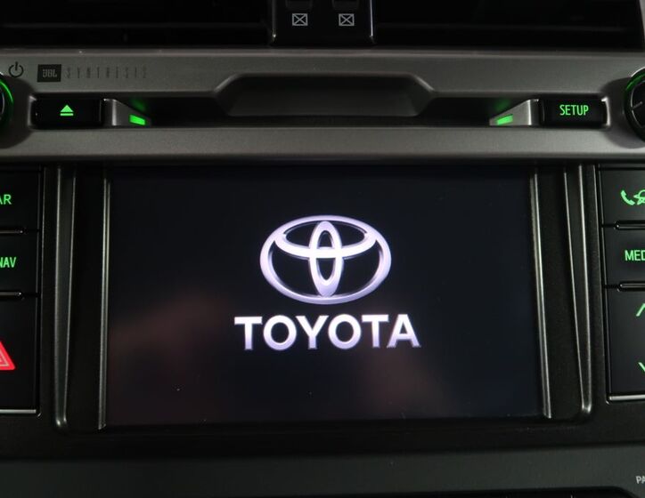 Toyota Land Cruiser 19
