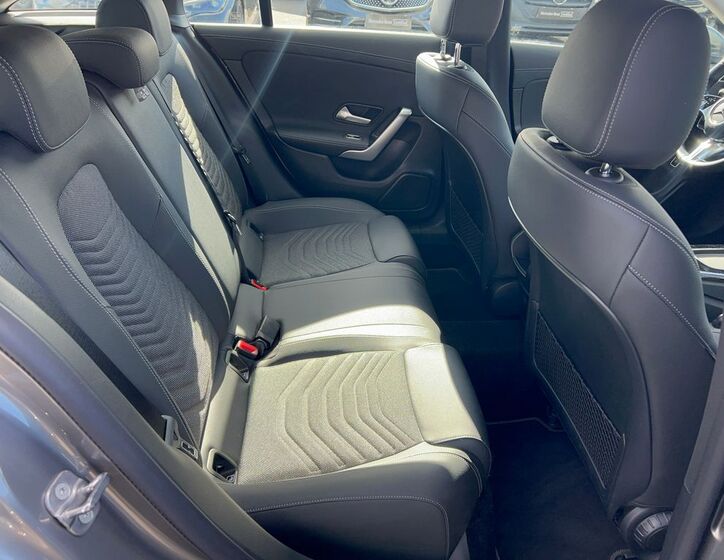 Mercedes-Benz CLA 11