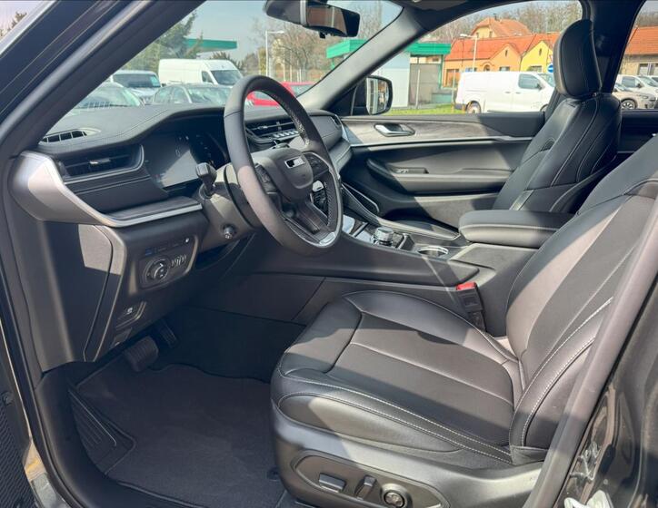 Jeep Grand Cherokee 8