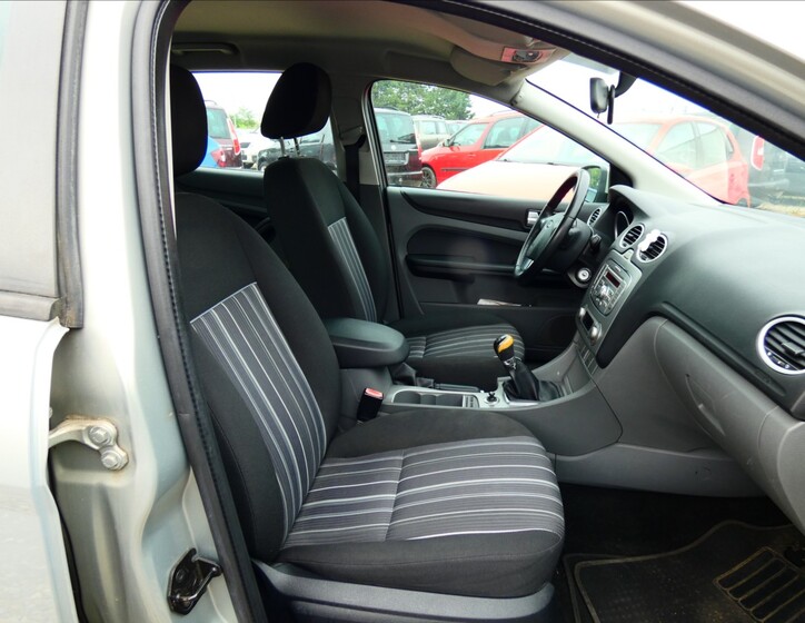 Ford Focus 10