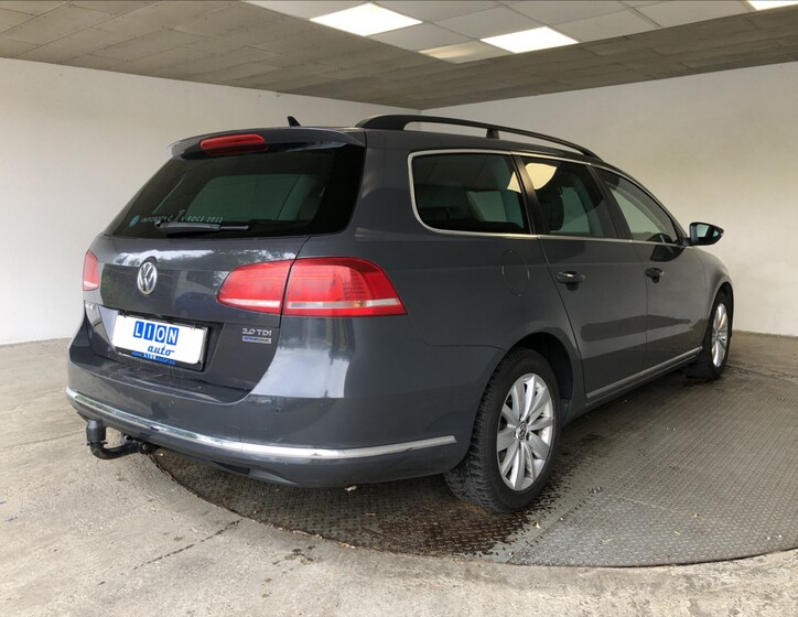 Volkswagen Passat 9