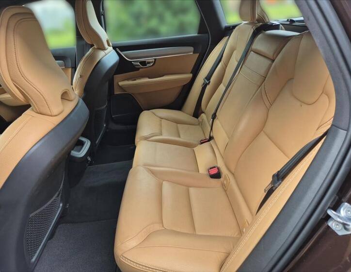 Volvo V90 10