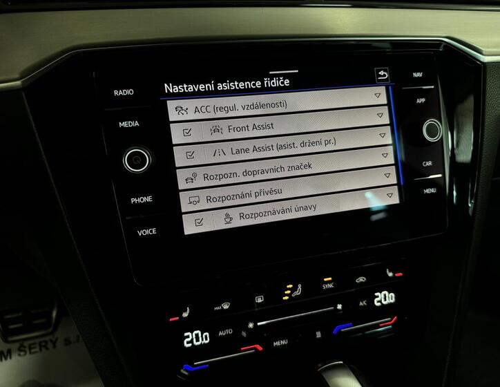 Volkswagen Passat 25